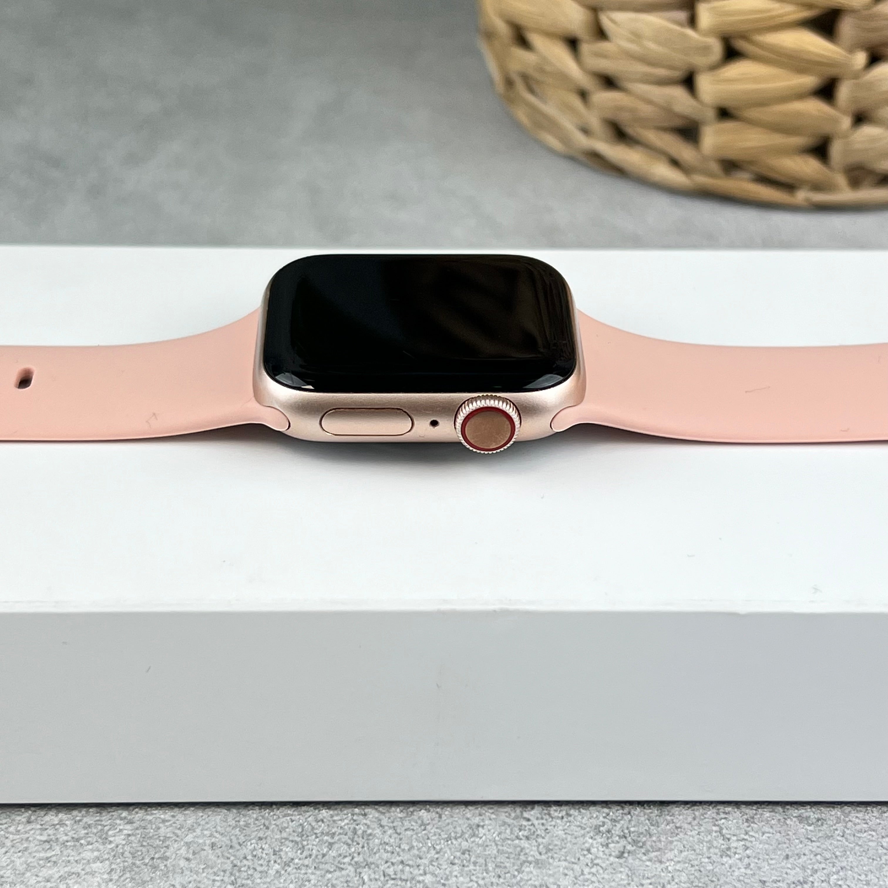 Apple Series 5 Gold buy 40 mm Smart Watch