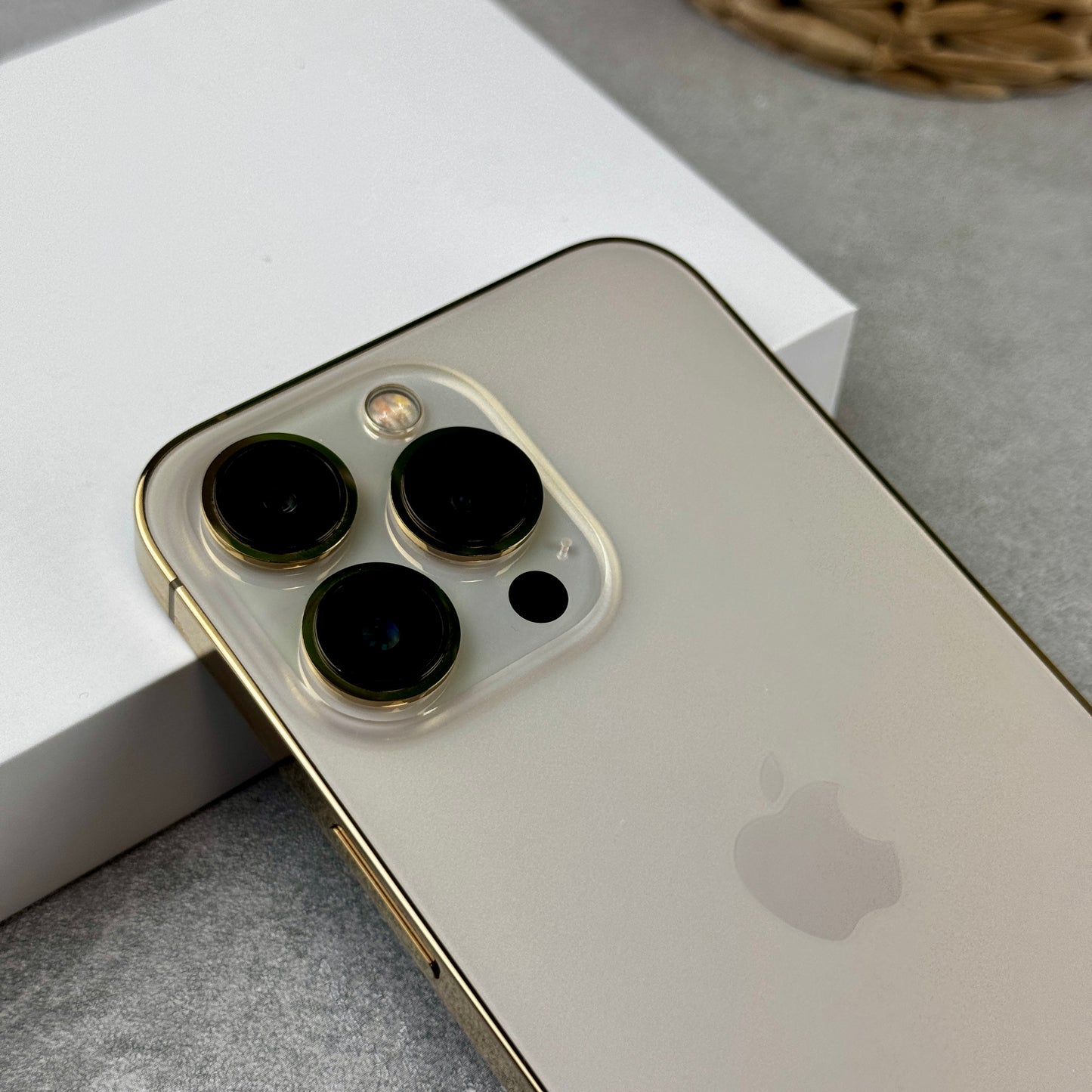 Apple iPhone 13 Pro Gold