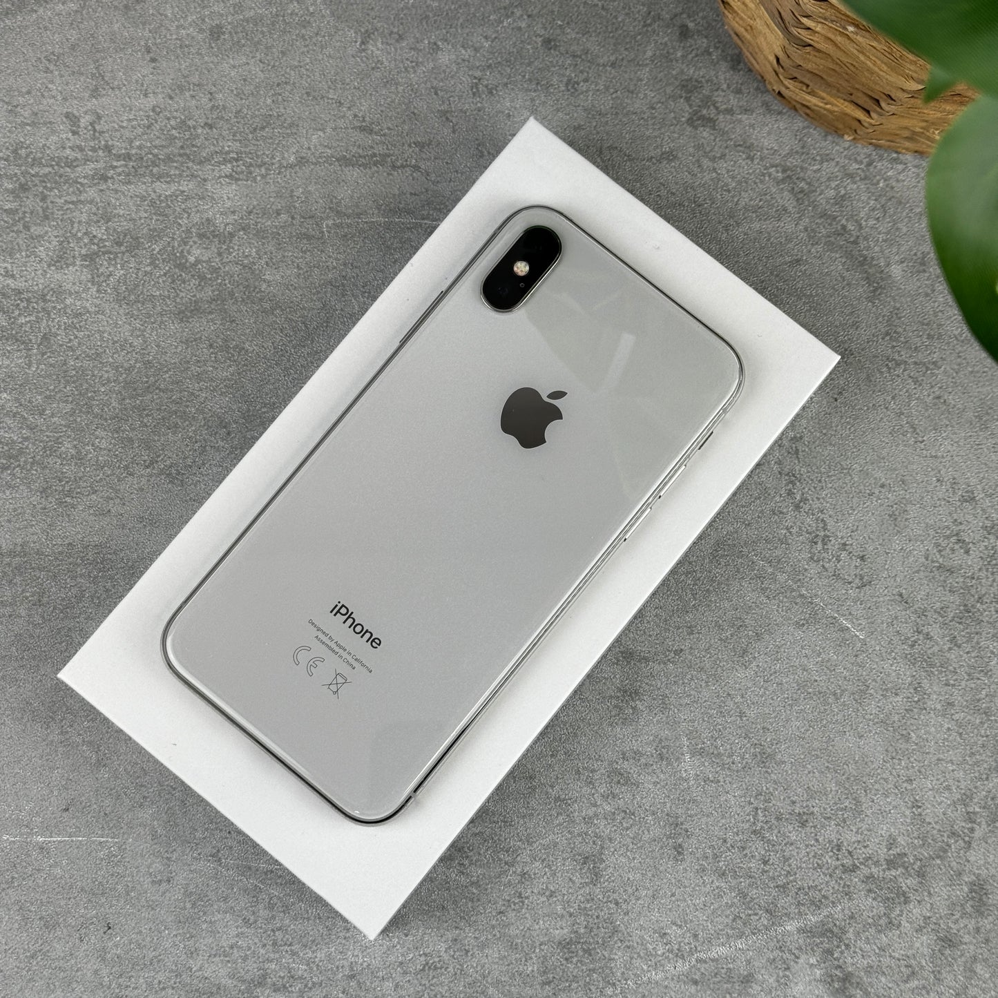 Apple iPhone X 64GB Silver (CLEARANCE)