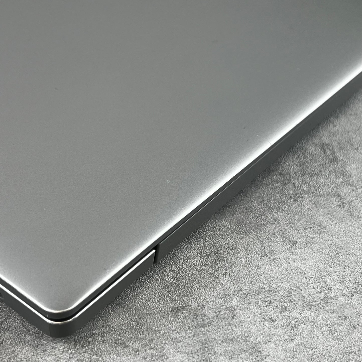 Lenovo IdeaPad 1 14IGL05 in Platinum Grey