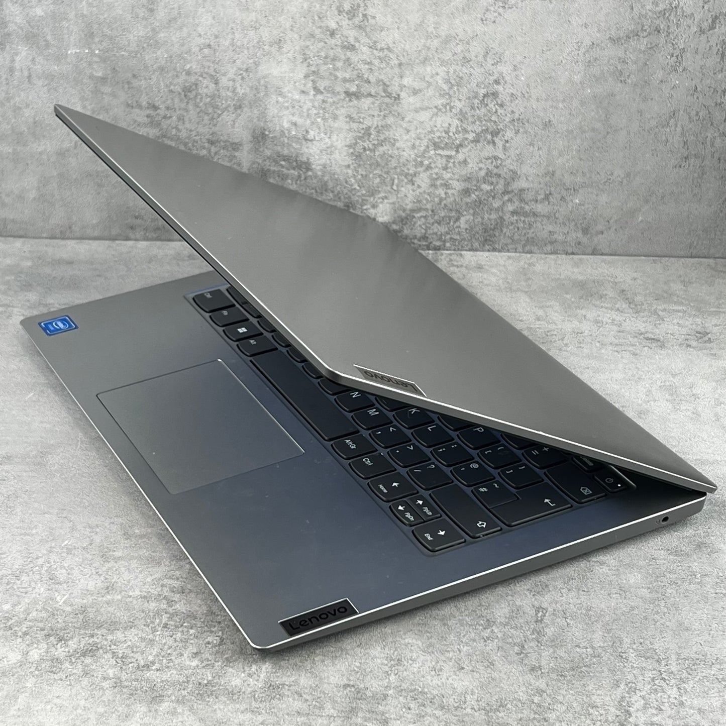 Lenovo IdeaPad 1 14IGL05 in Platinum Grey