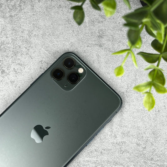 Apple iPhone 11 Pro Max in Midnight Green