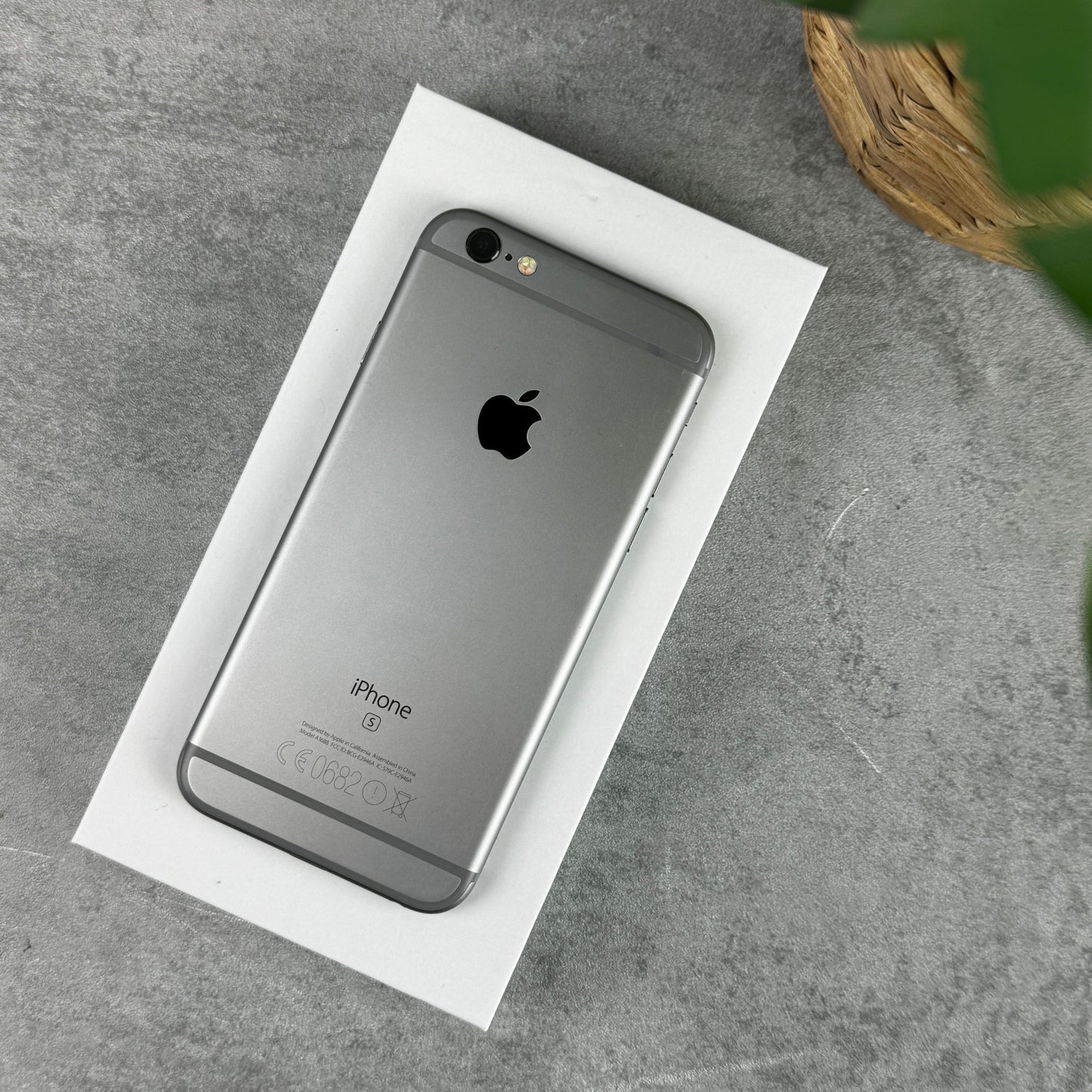 Apple iPhone 6S Space Grey